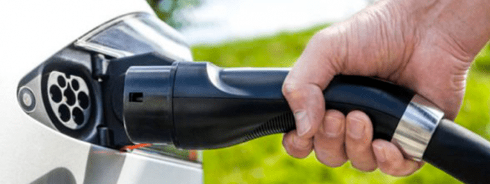 capa-47 ANEEL regulamenta recarga de veículos elétricos