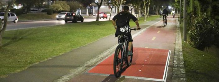 capa-48 Curitiba testa ciclovia que gera energia