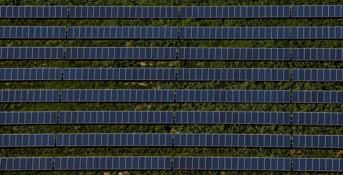 Painéis solares perto de Monique, Alemanha Energia limpa pode superar uso de carvão na Alemanha até o fim do ano